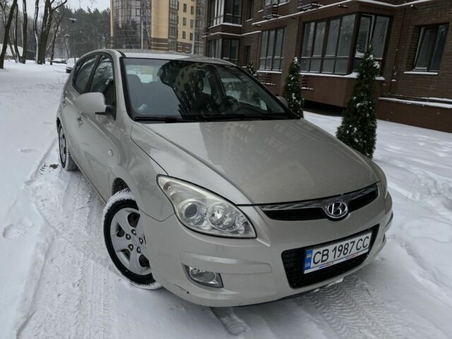 Серый Хендай i30, объемом двигателя 1.4 л и пробегом 190 тыс. км за 5850 $, фото 1 на Automoto.ua