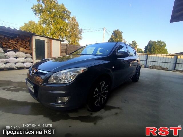Серый Хендай i30, объемом двигателя 1.6 л и пробегом 170 тыс. км за 7500 $, фото 1 на Automoto.ua
