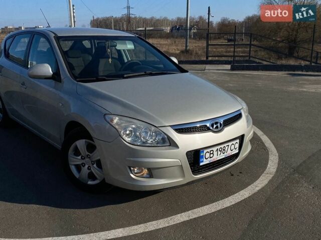 Серый Хендай i30, объемом двигателя 1.4 л и пробегом 191 тыс. км за 5350 $, фото 1 на Automoto.ua