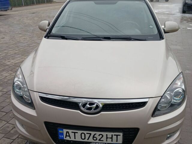 Сірий Хендай i30, об'ємом двигуна 1.59 л та пробігом 140 тис. км за 6150 $, фото 1 на Automoto.ua
