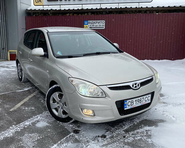 Сірий Хендай i30, об'ємом двигуна 1.4 л та пробігом 191 тис. км за 5850 $, фото 1 на Automoto.ua