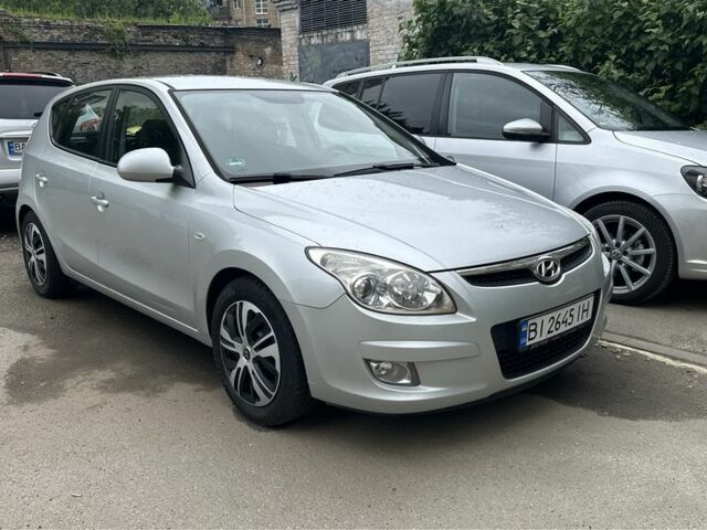 Серый Хендай i30, объемом двигателя 1.6 л и пробегом 249 тыс. км за 5200 $, фото 1 на Automoto.ua