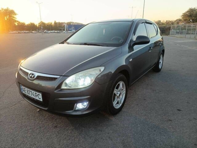 Серый Хендай i30, объемом двигателя 1.4 л и пробегом 248 тыс. км за 5302 $, фото 1 на Automoto.ua