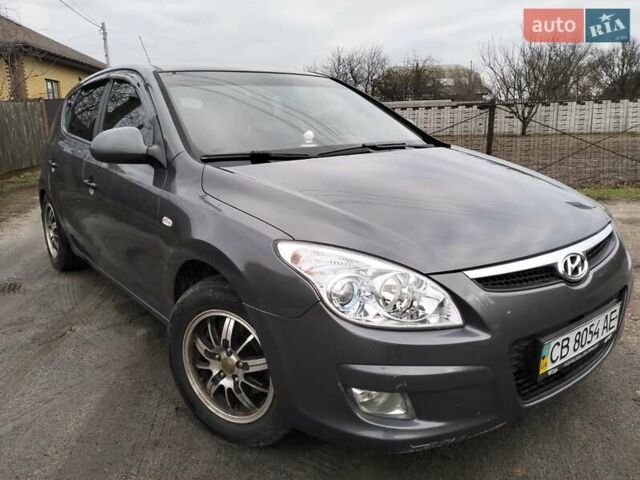 Серый Хендай i30, объемом двигателя 1.4 л и пробегом 280 тыс. км за 5799 $, фото 1 на Automoto.ua