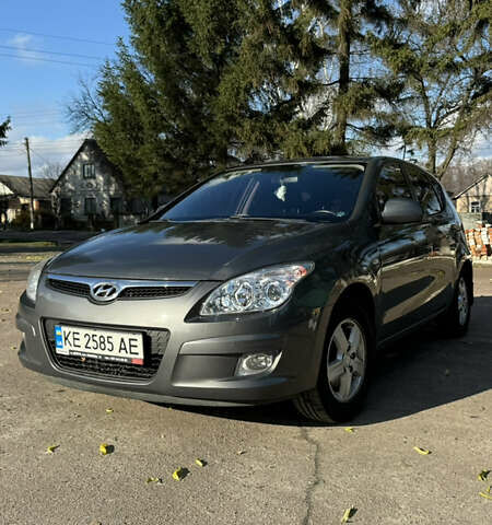 Сірий Хендай i30, об'ємом двигуна 1.6 л та пробігом 128 тис. км за 6500 $, фото 1 на Automoto.ua