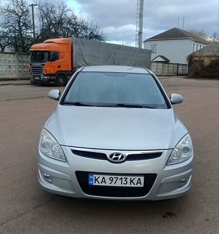 Серый Хендай i30, объемом двигателя 1.4 л и пробегом 190 тыс. км за 6400 $, фото 1 на Automoto.ua