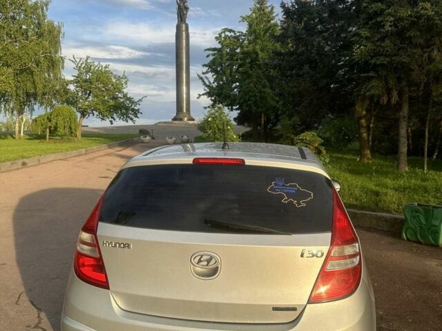 Сірий Хендай i30, об'ємом двигуна 1.58 л та пробігом 261 тис. км за 5900 $, фото 1 на Automoto.ua