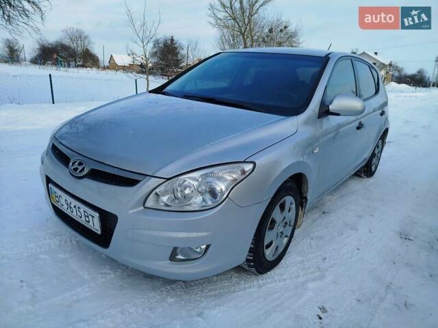 Серый Хендай i30, объемом двигателя 1.6 л и пробегом 312 тыс. км за 5350 $, фото 1 на Automoto.ua