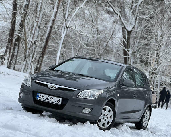 Серый Хендай i30, объемом двигателя 1.4 л и пробегом 156 тыс. км за 6100 $, фото 1 на Automoto.ua