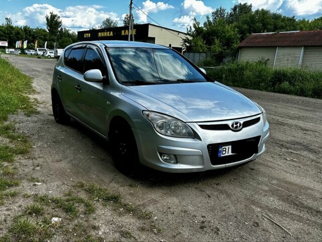 Сірий Хендай i30, об'ємом двигуна 1.6 л та пробігом 300 тис. км за 4400 $, фото 1 на Automoto.ua