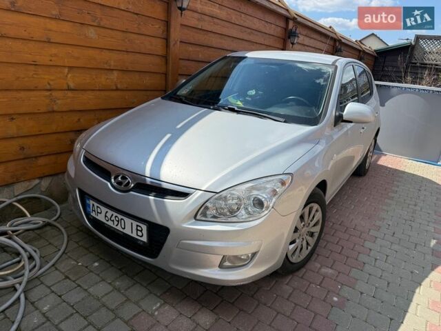 Серый Хендай i30, объемом двигателя 1.6 л и пробегом 217 тыс. км за 5500 $, фото 1 на Automoto.ua