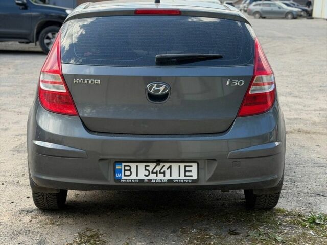 Сірий Хендай i30, об'ємом двигуна 1.4 л та пробігом 239 тис. км за 5452 $, фото 1 на Automoto.ua
