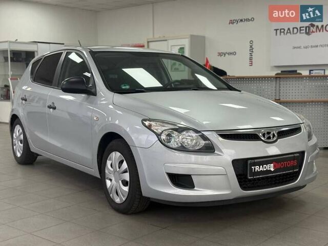 Серый Хендай i30, объемом двигателя 1.4 л и пробегом 202 тыс. км за 5990 $, фото 1 на Automoto.ua