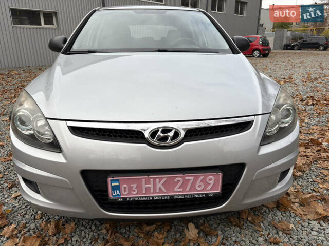 Серый Хендай i30, объемом двигателя 1.4 л и пробегом 218 тыс. км за 5950 $, фото 1 на Automoto.ua