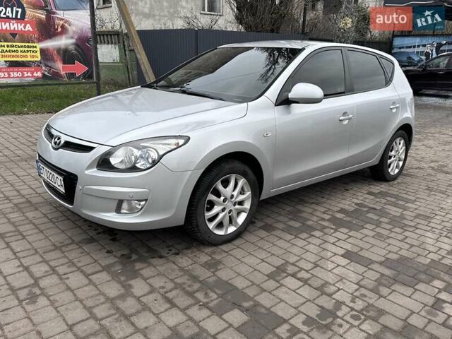 Сірий Хендай i30, об'ємом двигуна 1.99 л та пробігом 263 тис. км за 6300 $, фото 1 на Automoto.ua