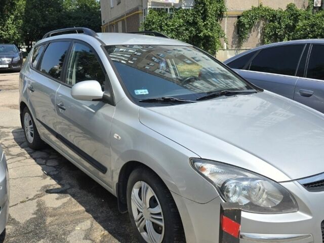 Серый Хендай i30, объемом двигателя 0 л и пробегом 375 тыс. км за 2517 $, фото 1 на Automoto.ua