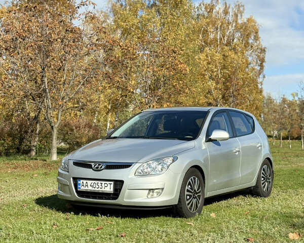 Хендай i30 2009 в Киеве на Automoto.ua Серый Хендай i30, объемом двигателя 1.59 л и пробегом 181 тыс. км за 6500 $, фото 1 на Automoto.ua