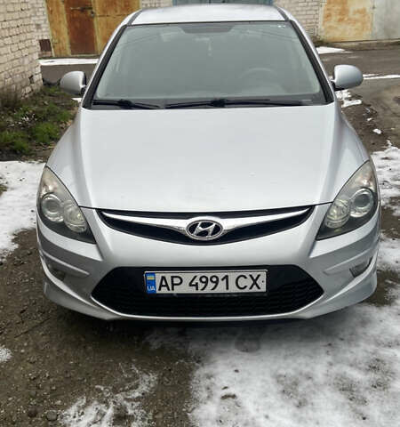 Серый Хендай i30, объемом двигателя 1.59 л и пробегом 160 тыс. км за 7300 $, фото 1 на Automoto.ua