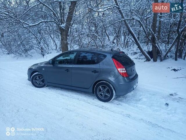 Серый Хендай i30, объемом двигателя 1.4 л и пробегом 136 тыс. км за 6800 $, фото 1 на Automoto.ua