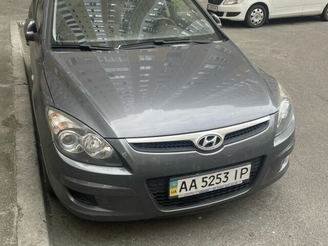 Серый Хендай i30, объемом двигателя 1.4 л и пробегом 160 тыс. км за 9000 $, фото 1 на Automoto.ua