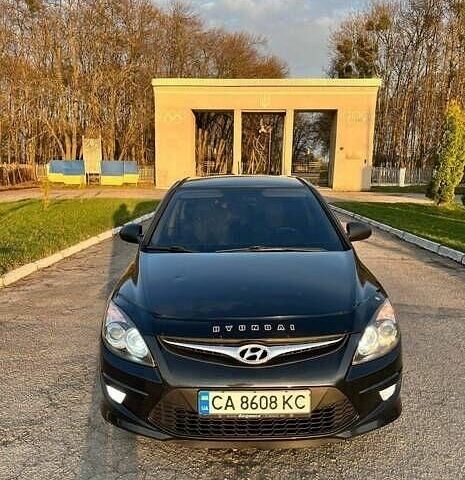 Серый Хендай i30, объемом двигателя 1.4 л и пробегом 260 тыс. км за 6100 $, фото 1 на Automoto.ua