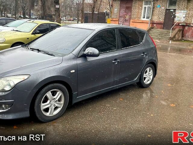 Серый Хендай i30, объемом двигателя 16 л и пробегом 168 тыс. км за 7000 $, фото 1 на Automoto.ua