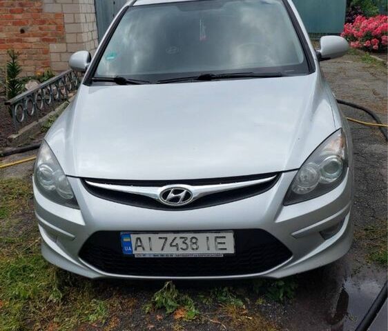 Сірий Хендай i30, об'ємом двигуна 1.6 л та пробігом 252 тис. км за 6600 $, фото 1 на Automoto.ua