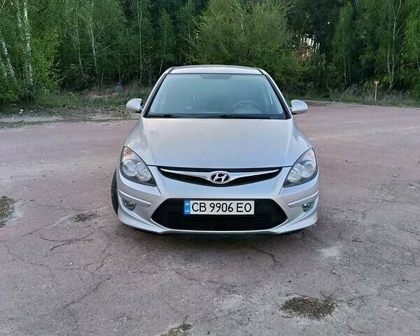 Серый Хендай i30, объемом двигателя 1.4 л и пробегом 166 тыс. км за 6350 $, фото 1 на Automoto.ua