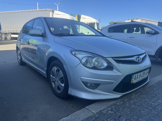 Серый Хендай i30, объемом двигателя 1.4 л и пробегом 295 тыс. км за 5100 $, фото 1 на Automoto.ua