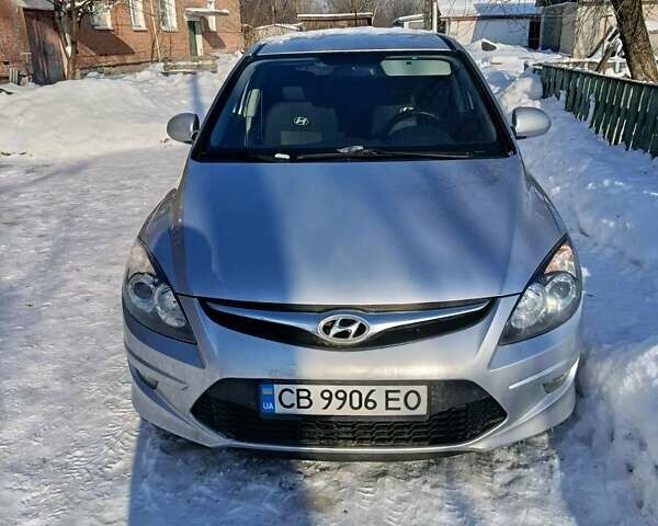 Серый Хендай i30, объемом двигателя 1.4 л и пробегом 173 тыс. км за 6450 $, фото 1 на Automoto.ua