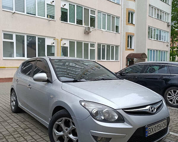 Серый Хендай i30, объемом двигателя 1.4 л и пробегом 220 тыс. км за 5999 $, фото 1 на Automoto.ua