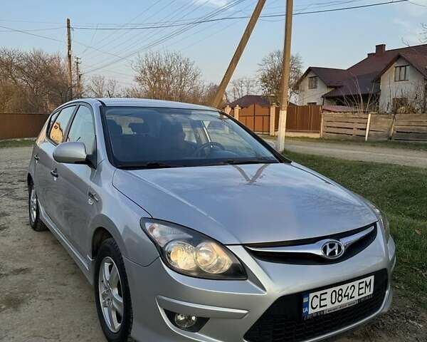 Серый Хендай i30, объемом двигателя 1.4 л и пробегом 211 тыс. км за 5500 $, фото 1 на Automoto.ua