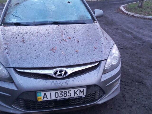 Сірий Хендай i30, об'ємом двигуна 1.4 л та пробігом 295 тис. км за 3900 $, фото 1 на Automoto.ua
