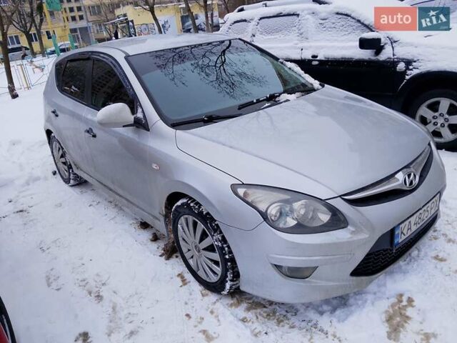 Сірий Хендай i30, об'ємом двигуна 1.4 л та пробігом 396 тис. км за 5200 $, фото 1 на Automoto.ua