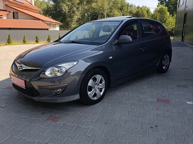 Серый Хендай i30, объемом двигателя 1.6 л и пробегом 162 тыс. км за 6250 $, фото 1 на Automoto.ua