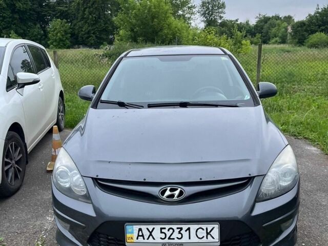 Серый Хендай i30, объемом двигателя 0 л и пробегом 320 тыс. км за 4200 $, фото 1 на Automoto.ua