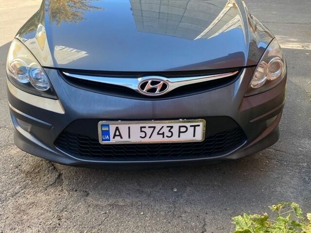 Серый Хендай i30, объемом двигателя 1.59 л и пробегом 380 тыс. км за 6000 $, фото 1 на Automoto.ua