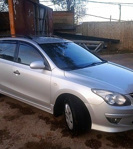 Серый Хендай i30, объемом двигателя 1.6 л и пробегом 280 тыс. км за 6500 $, фото 1 на Automoto.ua