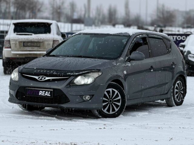 Сірий Хендай i30, об'ємом двигуна 1.6 л та пробігом 184 тис. км за 7500 $, фото 1 на Automoto.ua