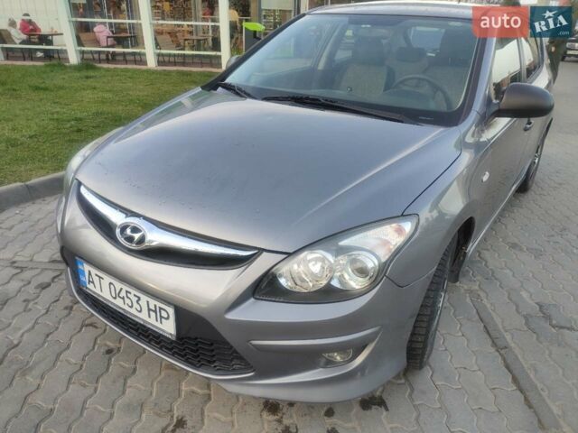 Серый Хендай i30, объемом двигателя 1.4 л и пробегом 151 тыс. км за 6500 $, фото 1 на Automoto.ua