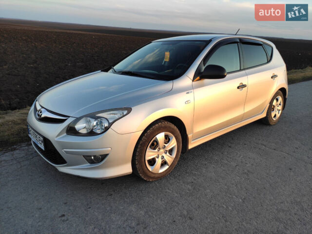 Сірий Хендай i30, об'ємом двигуна 1.58 л та пробігом 125 тис. км за 6500 $, фото 1 на Automoto.ua