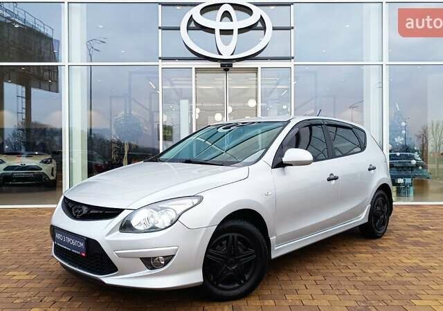 Серый Хендай i30, объемом двигателя 1.4 л и пробегом 183 тыс. км за 6018 $, фото 1 на Automoto.ua