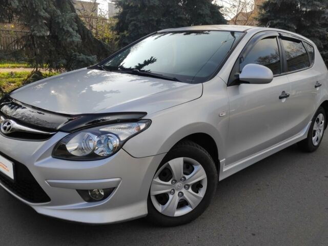 Сірий Хендай i30, об'ємом двигуна 1.4 л та пробігом 171 тис. км за 6800 $, фото 1 на Automoto.ua