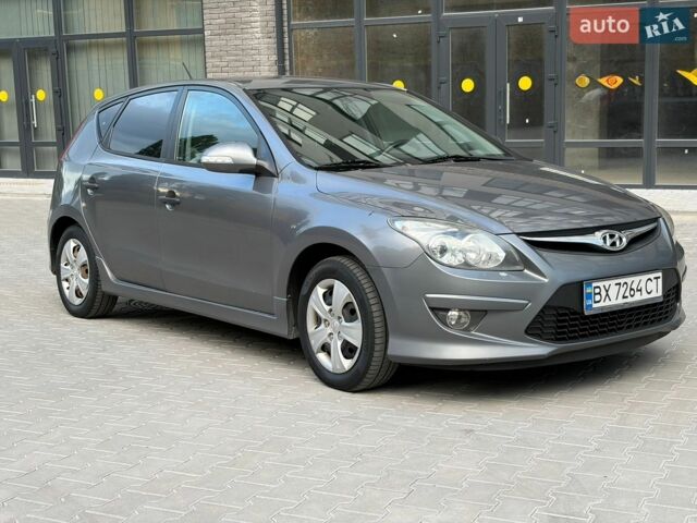 Серый Хендай i30, объемом двигателя 1.6 л и пробегом 220 тыс. км за 6300 $, фото 1 на Automoto.ua