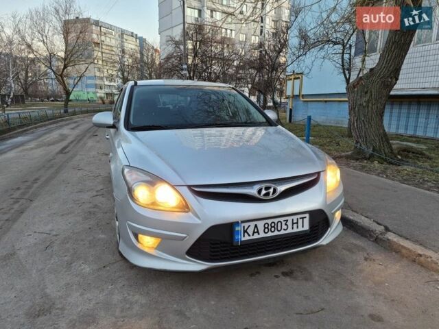 Серый Хендай i30, объемом двигателя 1.6 л и пробегом 159 тыс. км за 8500 $, фото 1 на Automoto.ua