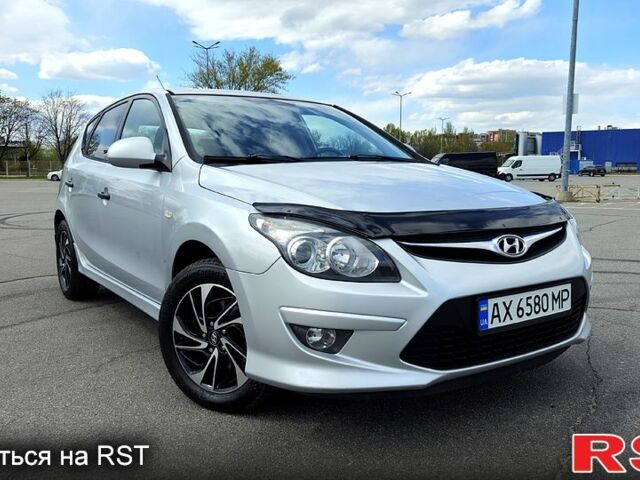 Серый Хендай i30, объемом двигателя 1.6 л и пробегом 193 тыс. км за 6990 $, фото 1 на Automoto.ua