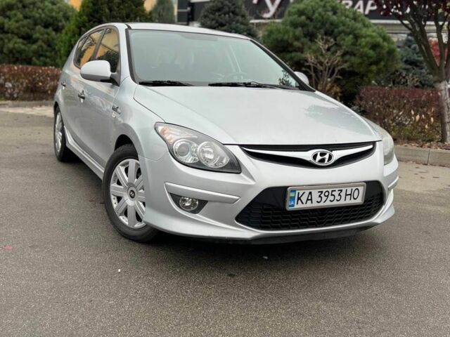 Серый Хендай i30, объемом двигателя 1.6 л и пробегом 284 тыс. км за 6200 $, фото 1 на Automoto.ua