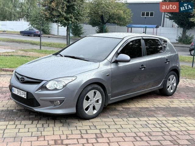 Сірий Хендай i30, об'ємом двигуна 1.4 л та пробігом 200 тис. км за 4900 $, фото 1 на Automoto.ua