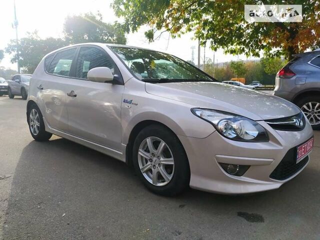 Серый Хендай i30, объемом двигателя 1.4 л и пробегом 146 тыс. км за 6399 $, фото 1 на Automoto.ua