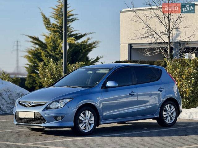 Серый Хендай i30, объемом двигателя 1.59 л и пробегом 217 тыс. км за 7900 $, фото 1 на Automoto.ua